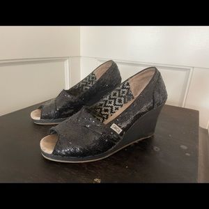 Tom’s sequined peep-toe wedges